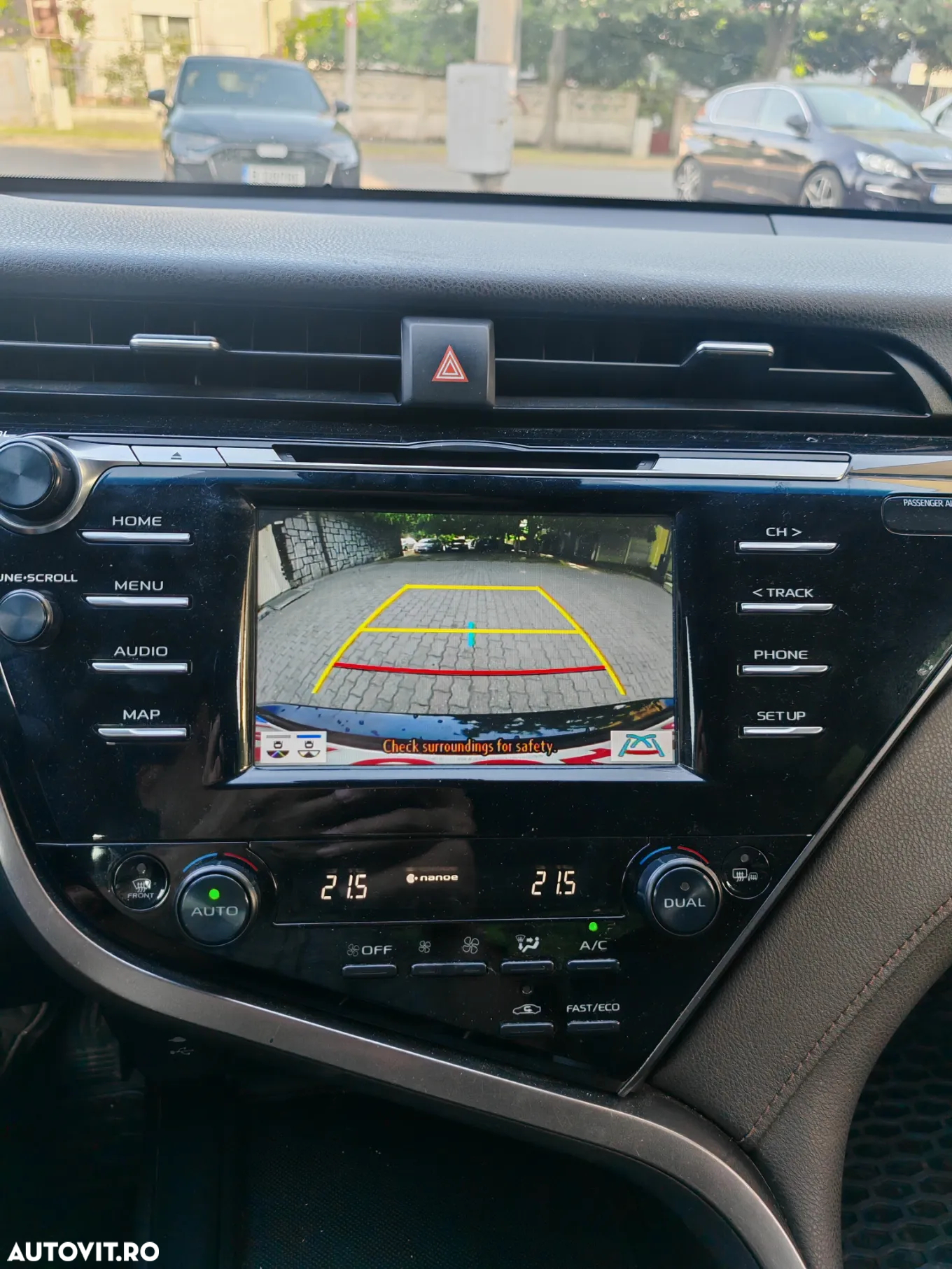 Toyota Camry 2.5 Hybrid Business - 11