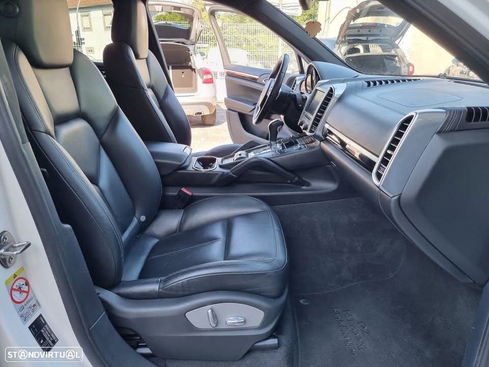 Porsche Cayenne S - 7