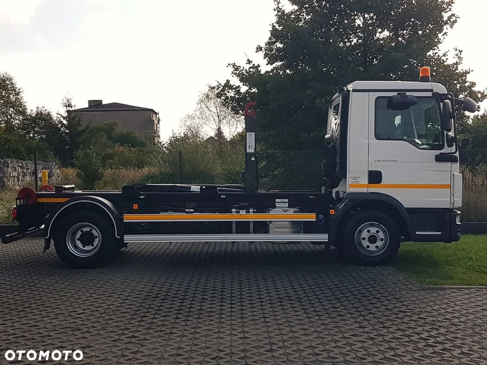 MAN TGL 12.220 HAKOWIEC 4x2 KLIMA - 17