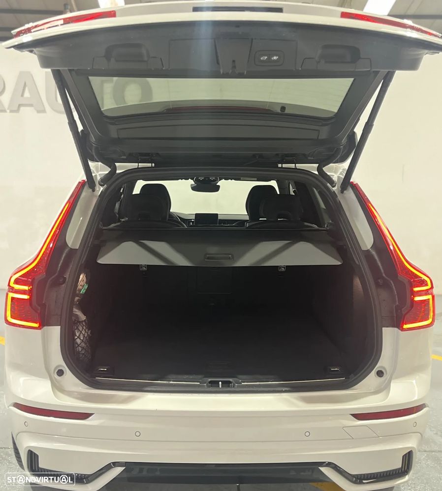 Volvo XC 60 2.0 T6 PHEV Black Edition AWD - 12