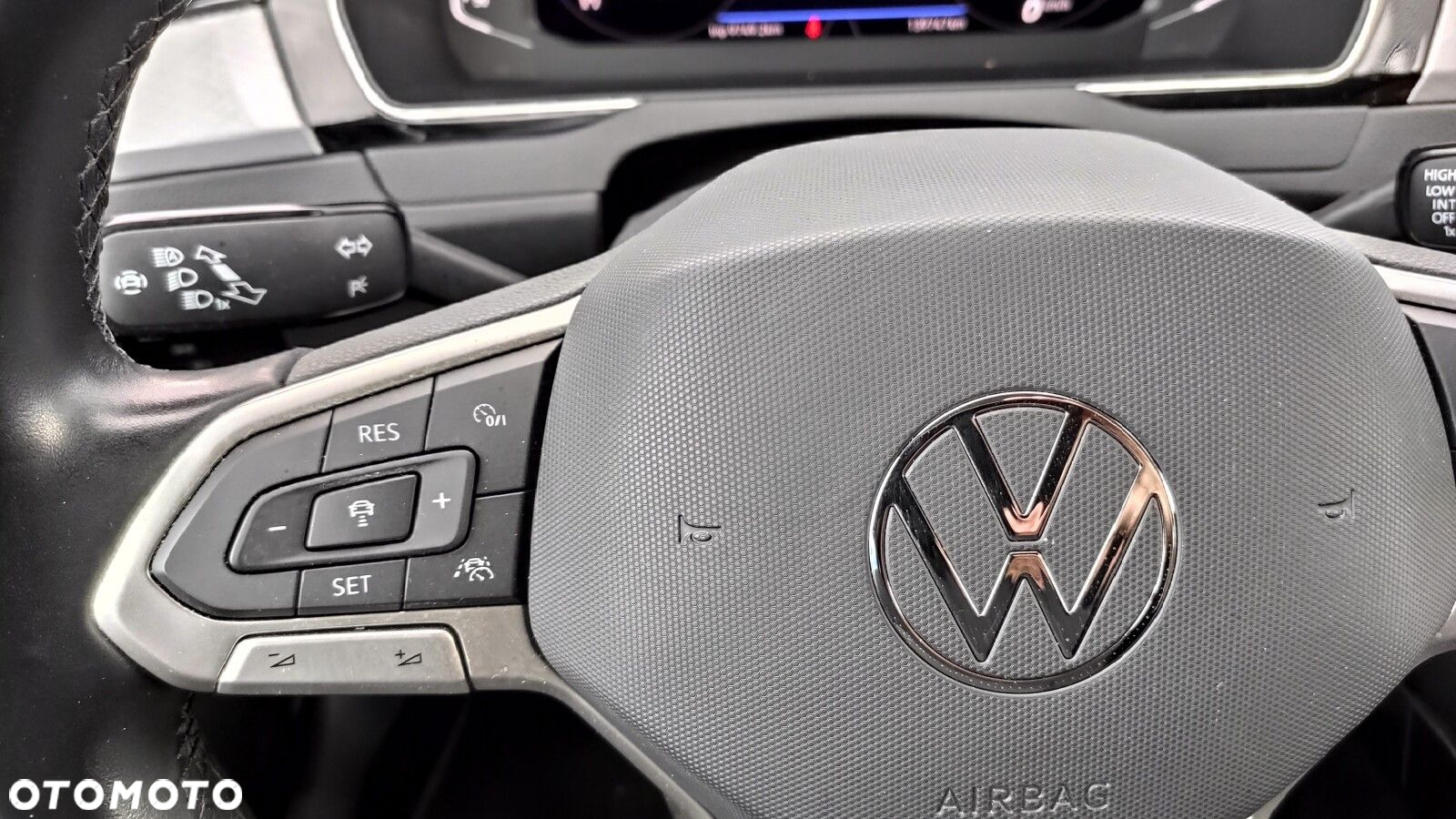 Volkswagen Passat - 14