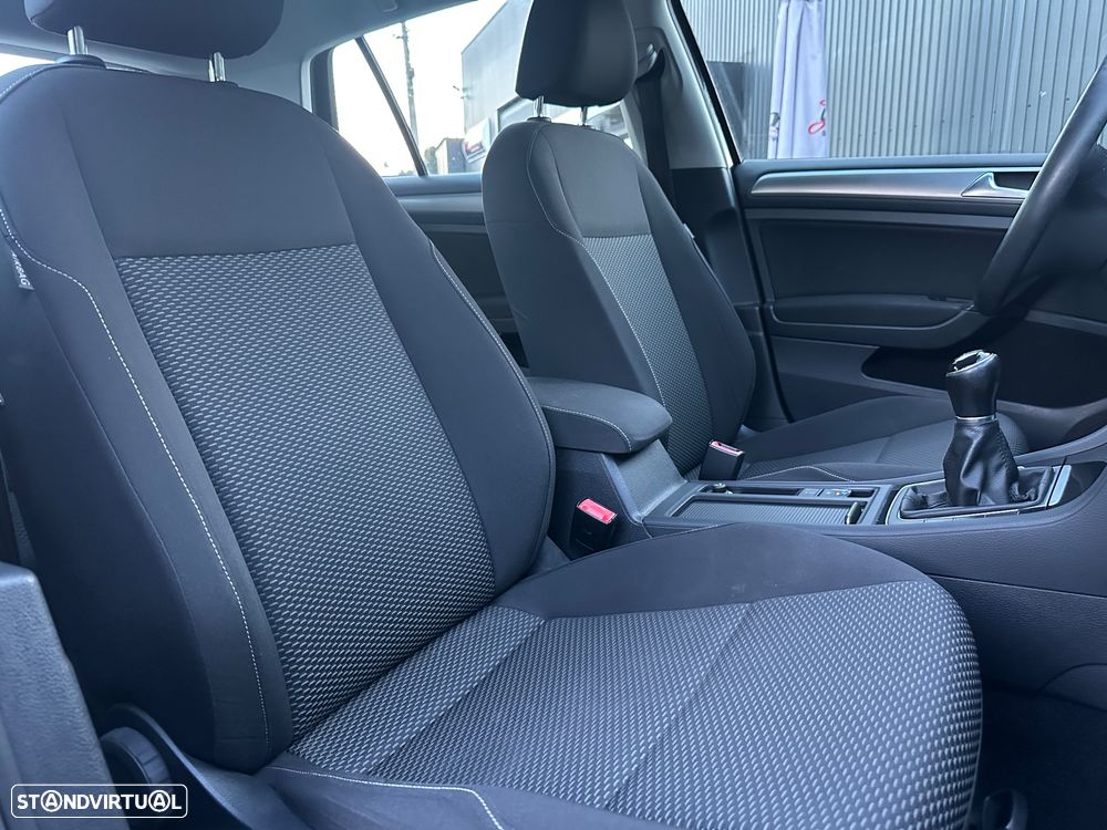 VW Golf 1.6 TDI Confortline - 16