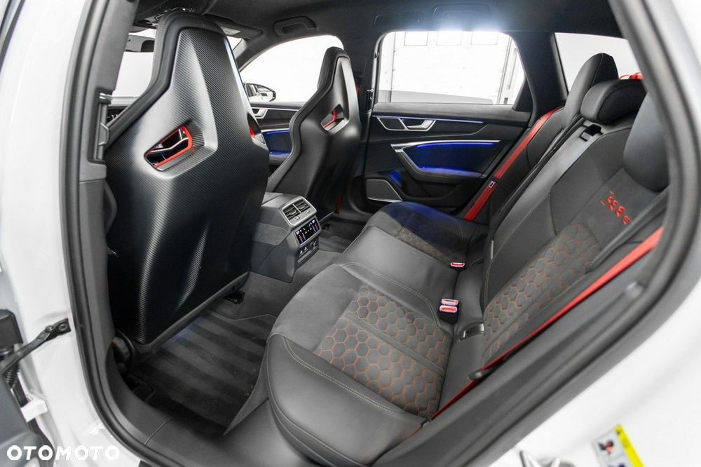 Audi RS6 Avant - 28