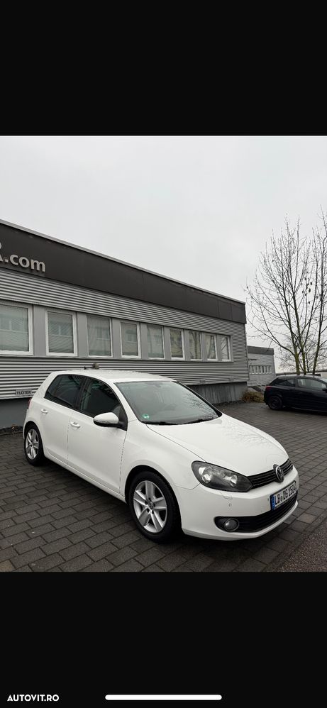 Volkswagen Golf - 1