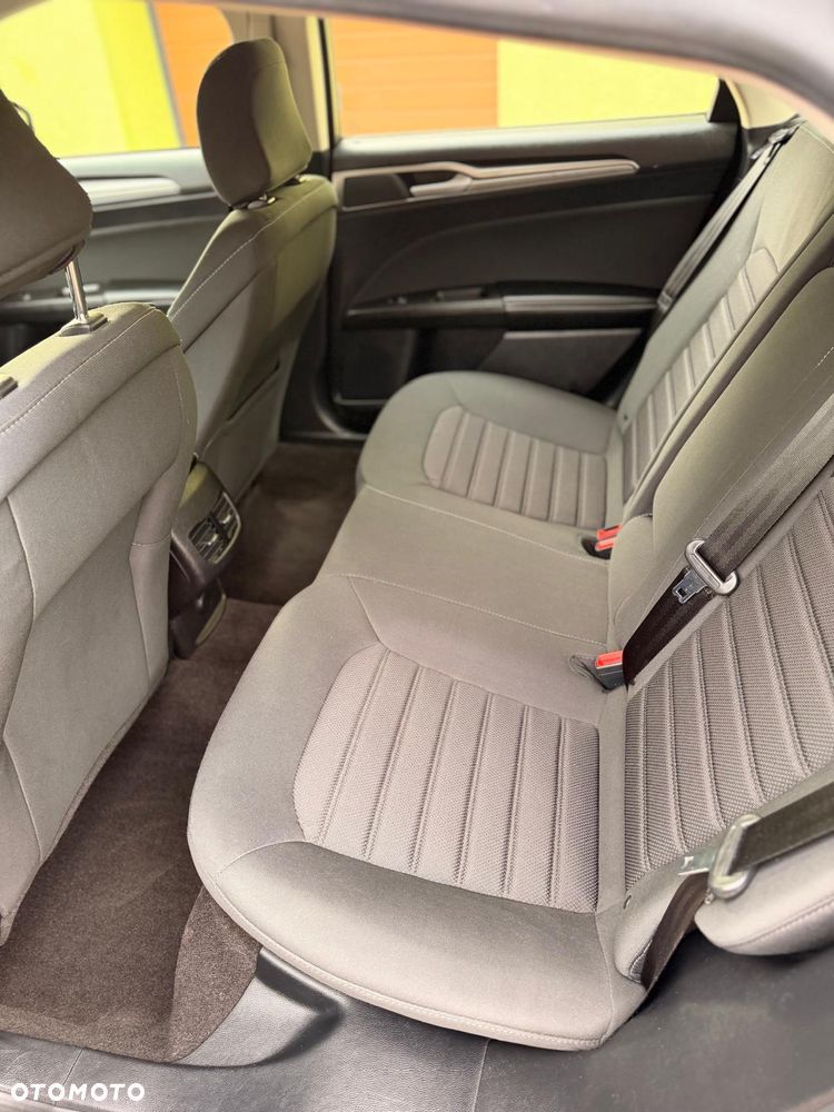 Ford Fusion - 10