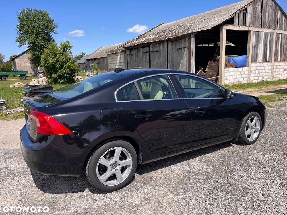 Volvo S60 D3 Geartronic Momentum - 4