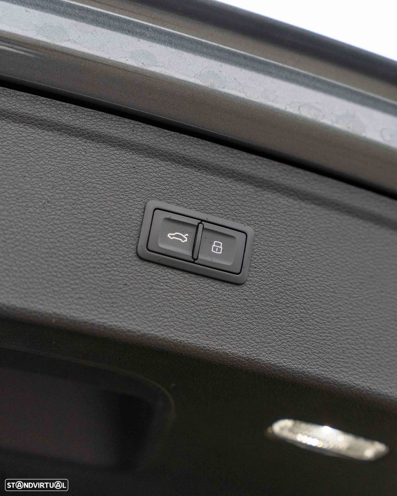 Audi Q5 2.0 TFSI Hybrid quattro S-line Tiptronic - 44