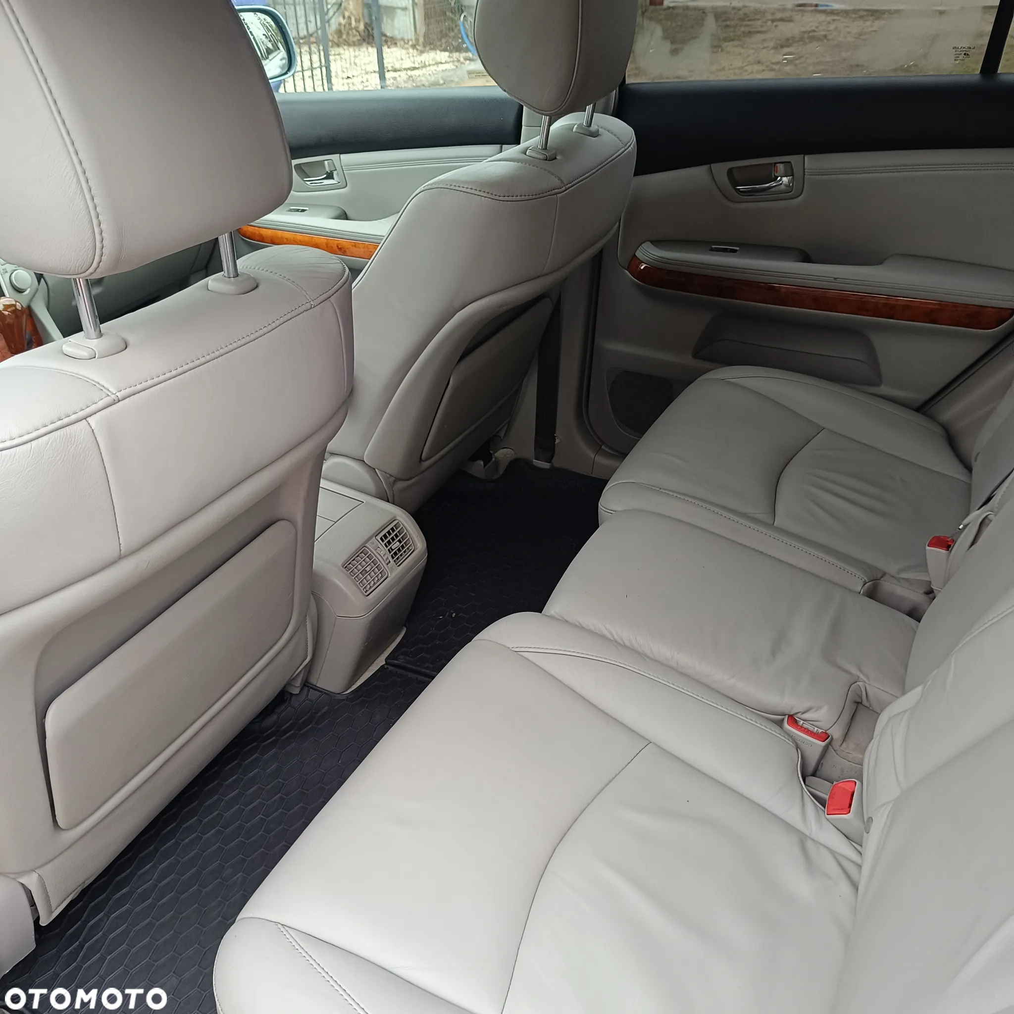 Lexus RX - 11