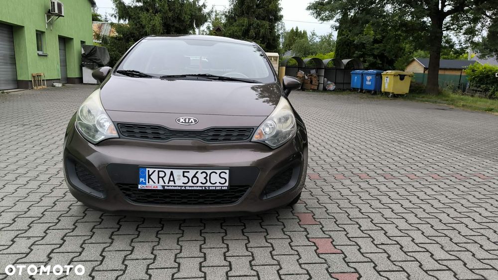 Kia Rio - 16
