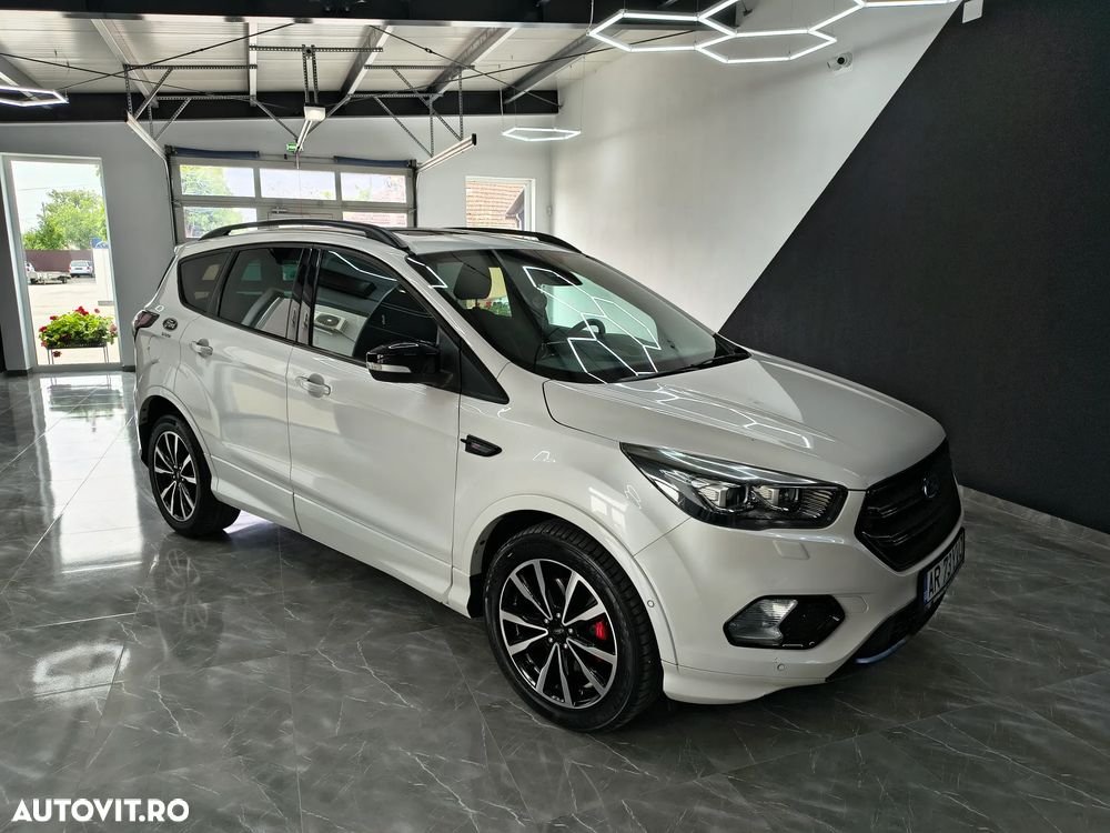 Ford Kuga - 1