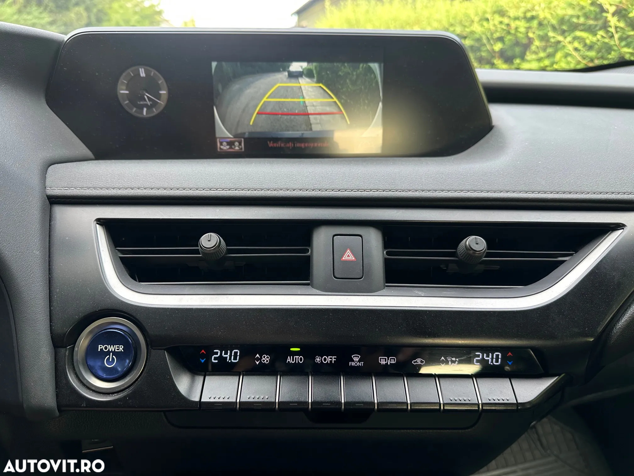 Lexus UX 250h Business Edition - 16