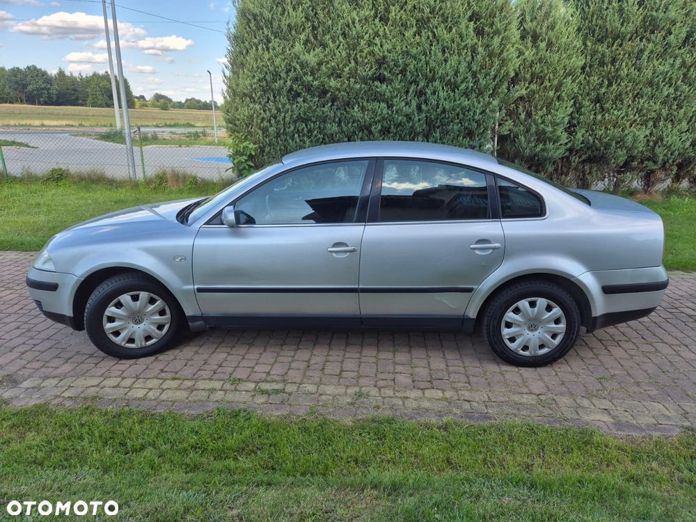 Volkswagen Passat 1.9 TDI Comfortline - 6