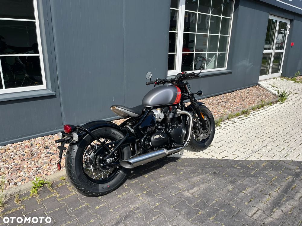 Triumph Bonneville Bobber - 7