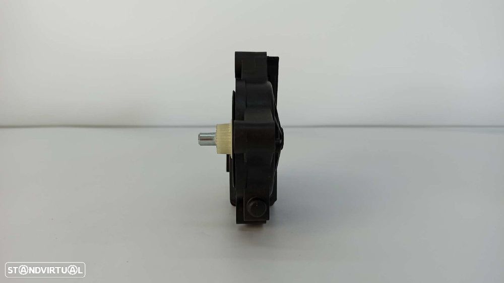 MOTOR ELEVADOR FRENTE DIREITO KIA CEE'D 1.6 CRDI CAT - 5