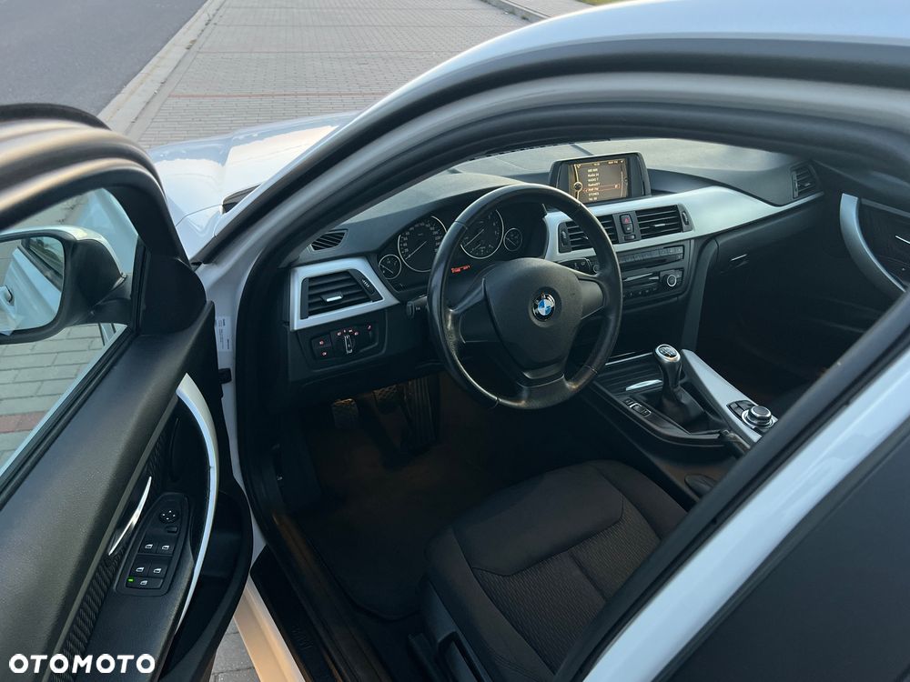 BMW Seria 3 316i Sport Line - 17