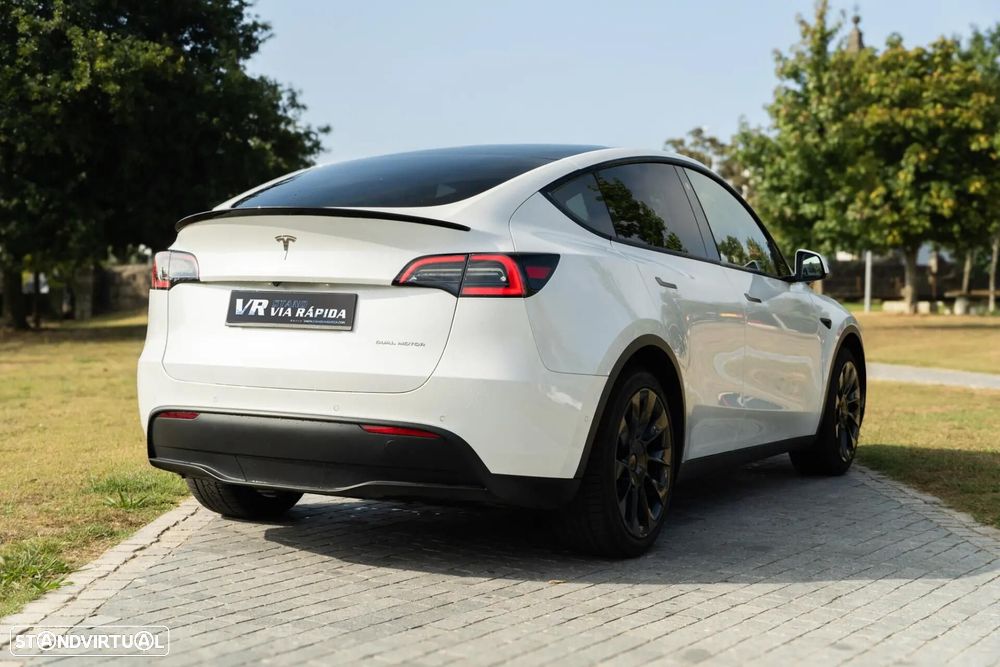 Tesla Model Y Long Range Dual Motor AWD - 5