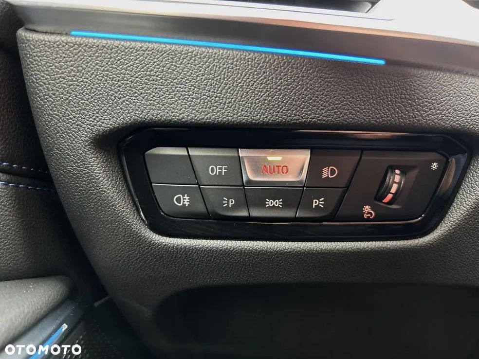 BMW Seria 3 318d M Sport - 25
