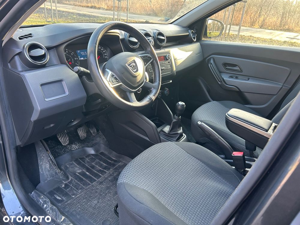 Dacia Duster 1.6 SCe Blackshadow S&S - 7