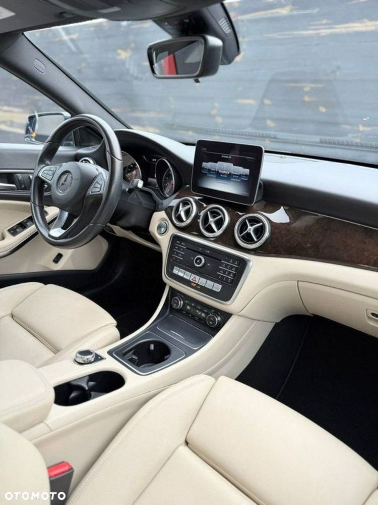 Mercedes-Benz CLA - 34