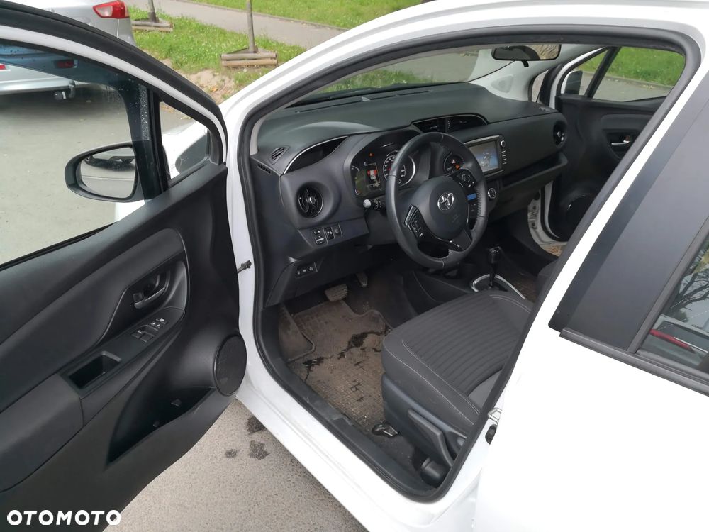 Toyota Yaris Hybrid 100 Premium EU6 - 19