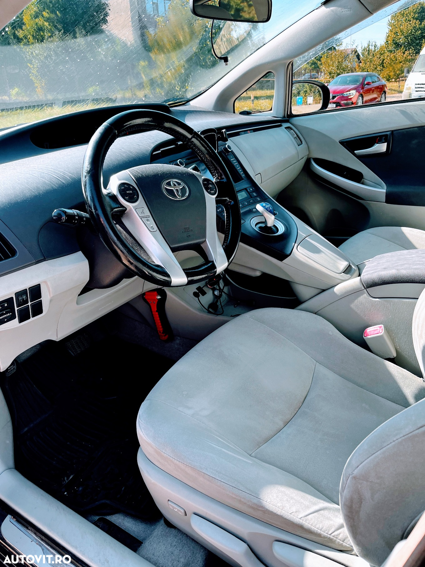 Toyota Prius (Hybrid) Luna - 4