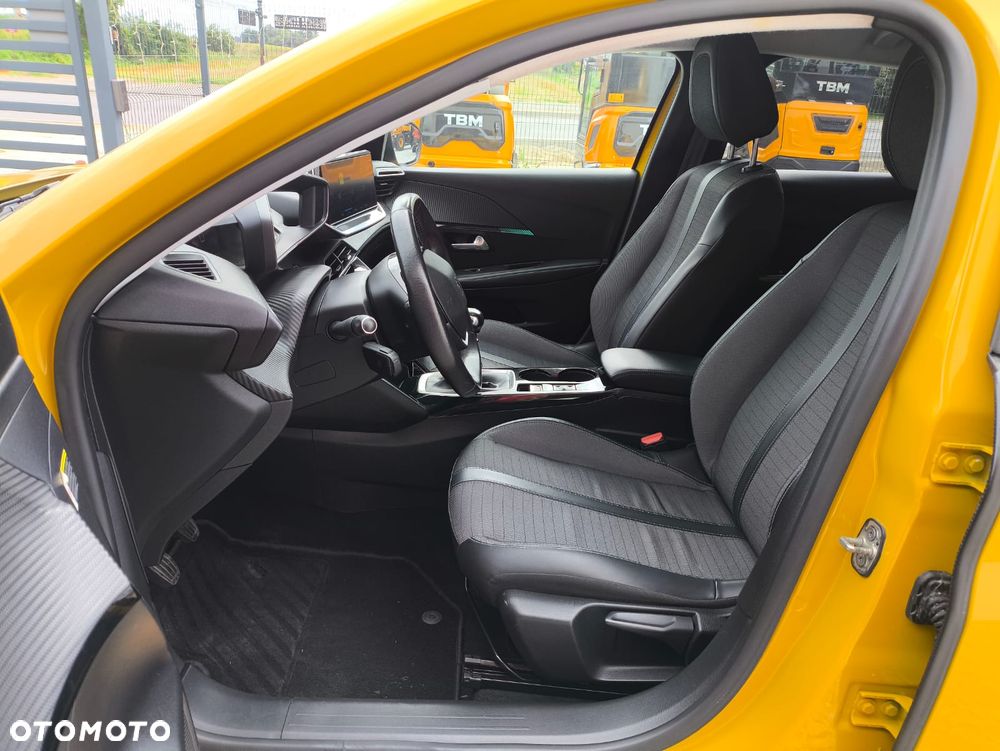 Peugeot 208 - 13