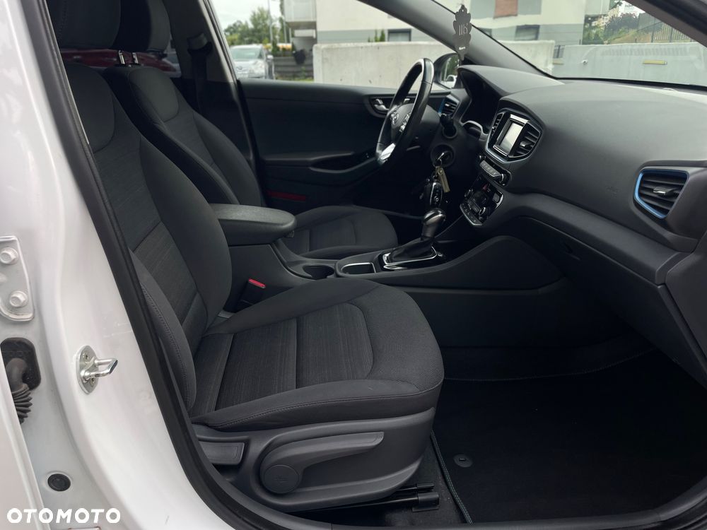 Hyundai IONIQ Hybrid Business - 23