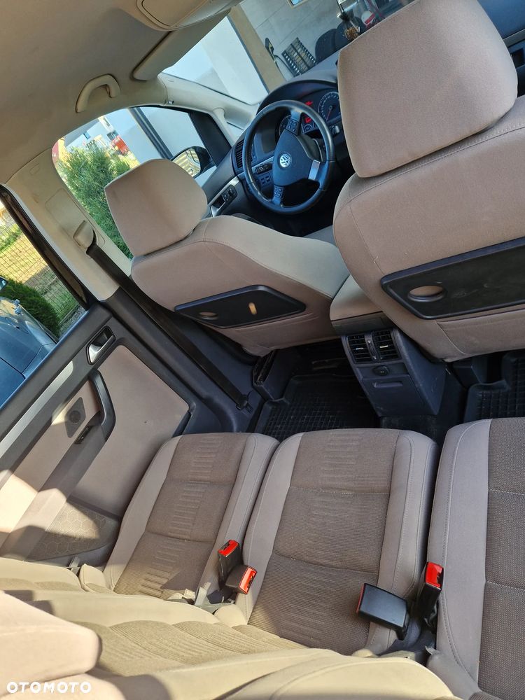 Volkswagen Touran 2.0 TDI Highline - 6