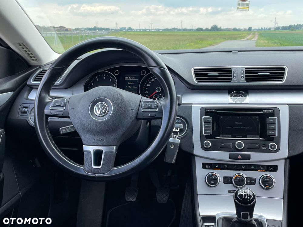 Volkswagen Passat 1.8 TSI Individual - 28