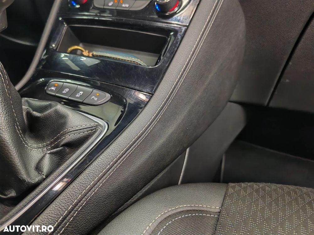 Opel Astra 1.6 CDTI ECOTEC Start/Stop Cosmo - 23