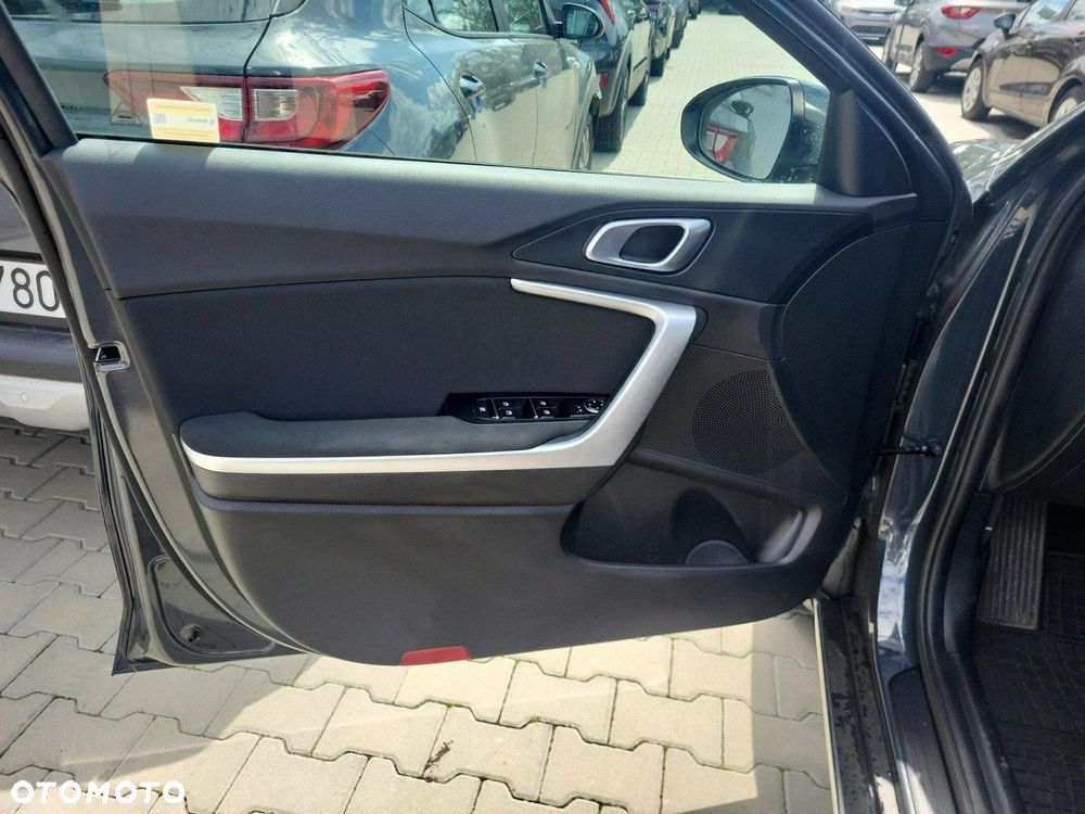 Kia XCeed - 10