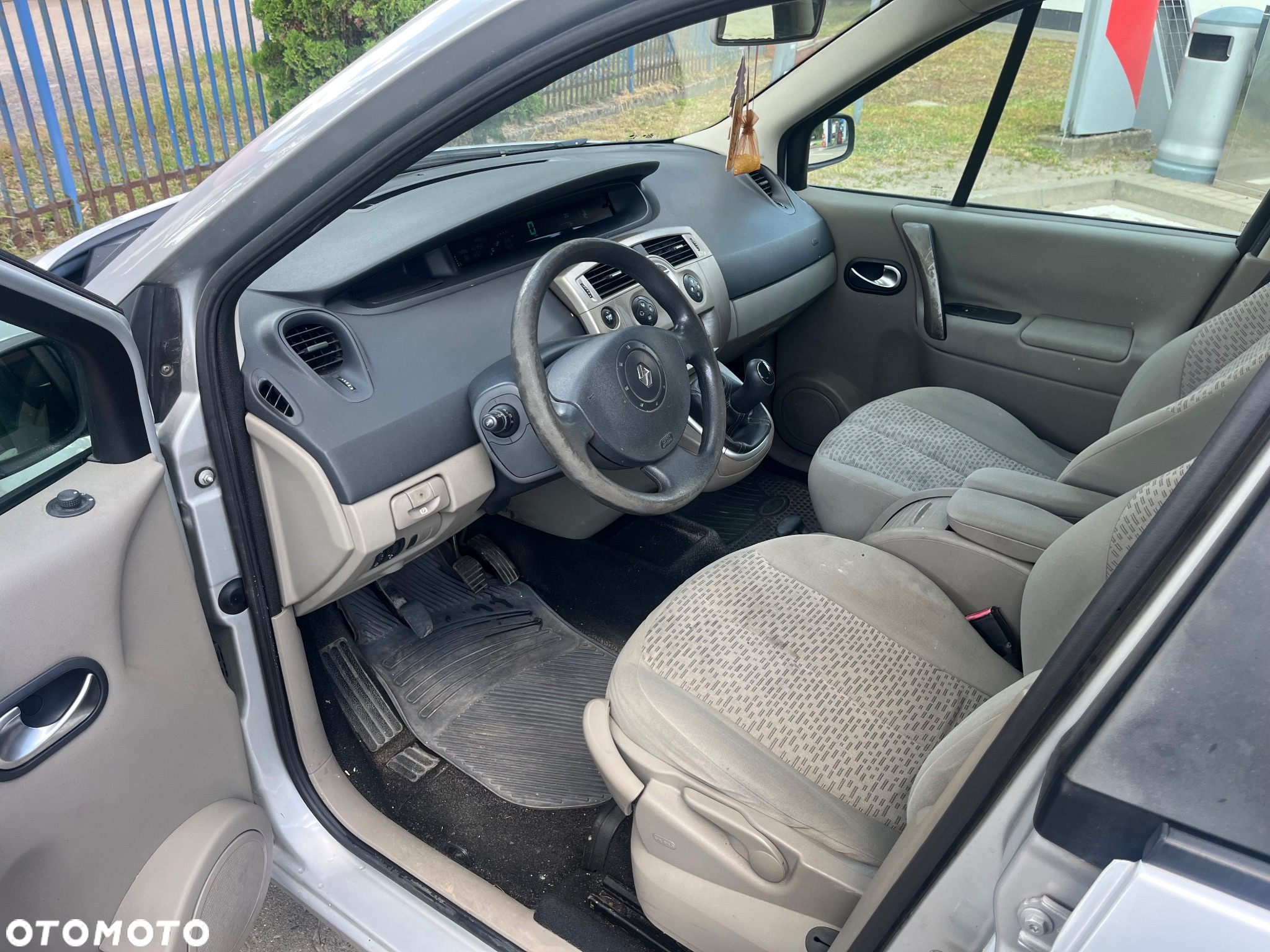 Renault Scenic 1.6 16V Privilege - 13