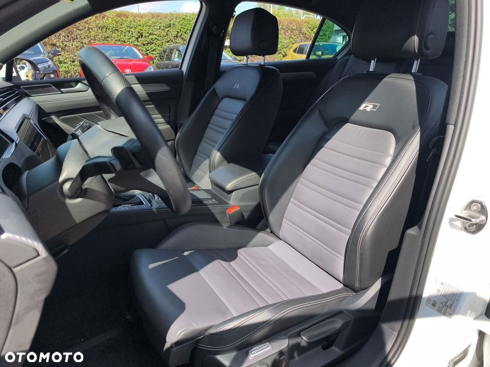 Volkswagen Passat 2.0 TDI EVO Elegance DSG - 18