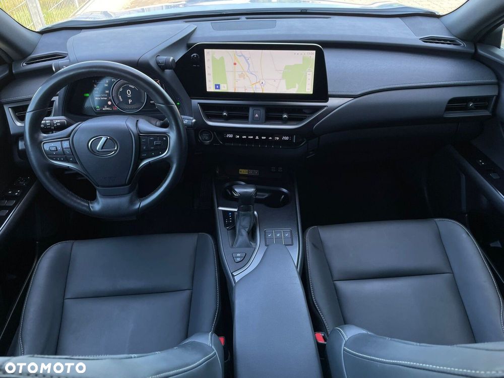 Lexus UX - 15