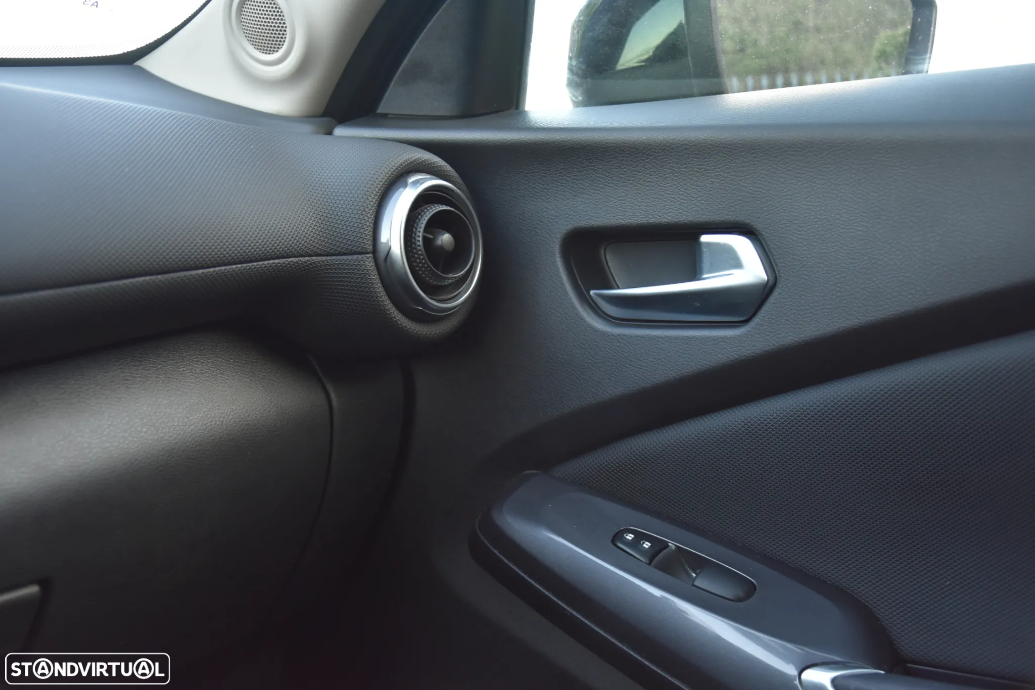 Nissan Juke 1.0 DIG-T Acenta - 17