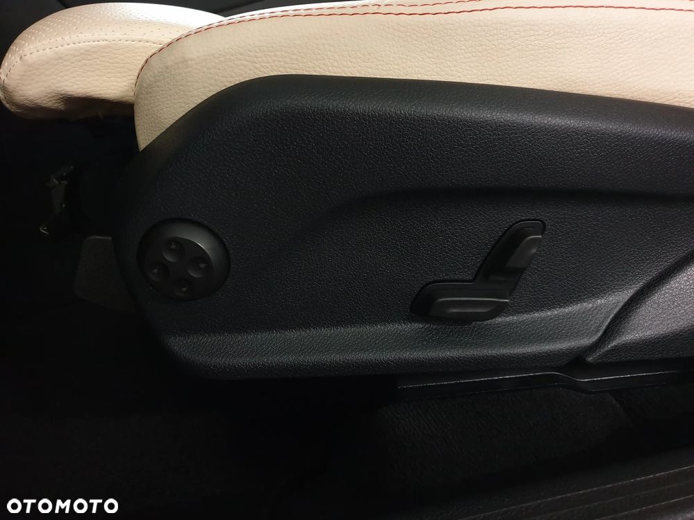 Mercedes-Benz GLC - 30