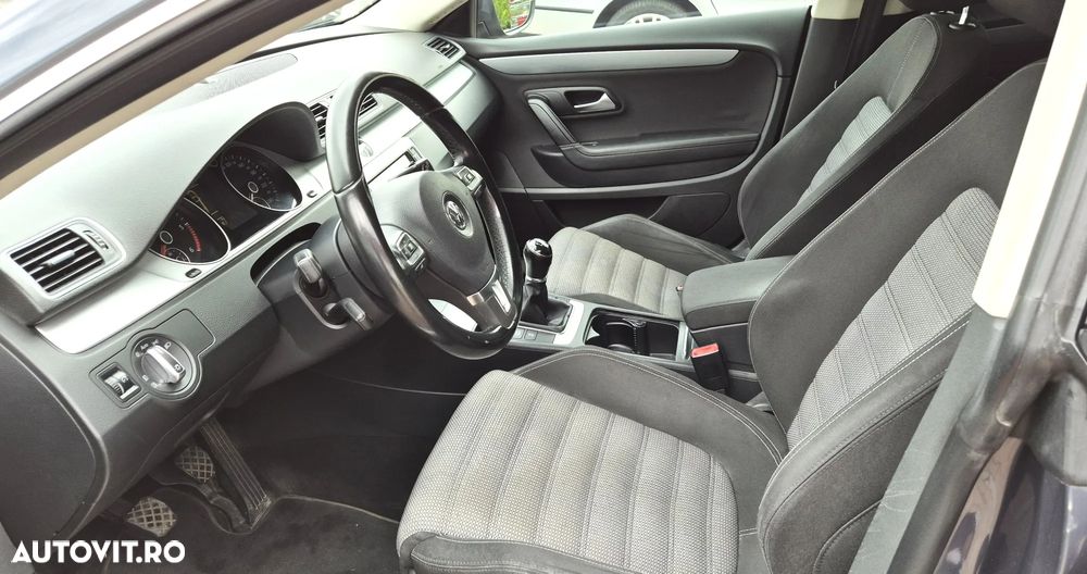Volkswagen Passat CC - 11