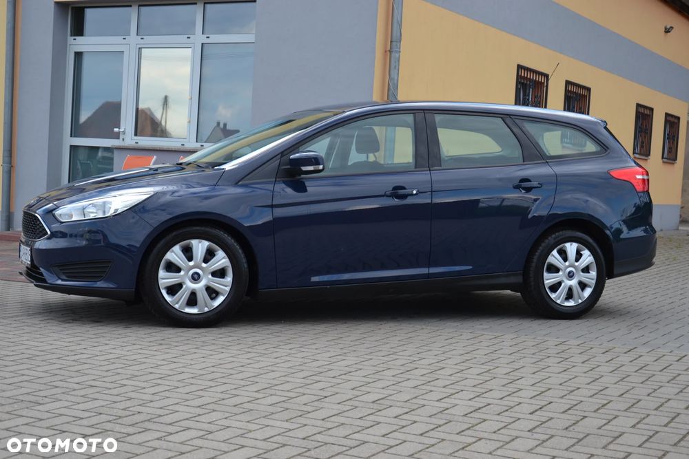 Ford Focus 1.5 TDCi DPF Start-Stopp-System Ambiente - 4