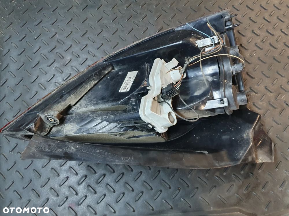 RENAULT MEGANE II LAMPA PRAWY TYŁ PRAWA TYLNA 8200073237 - 7