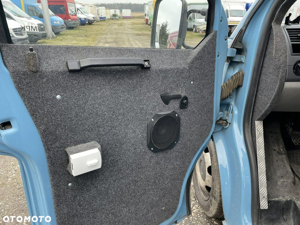 Volkswagen Transporter - 12