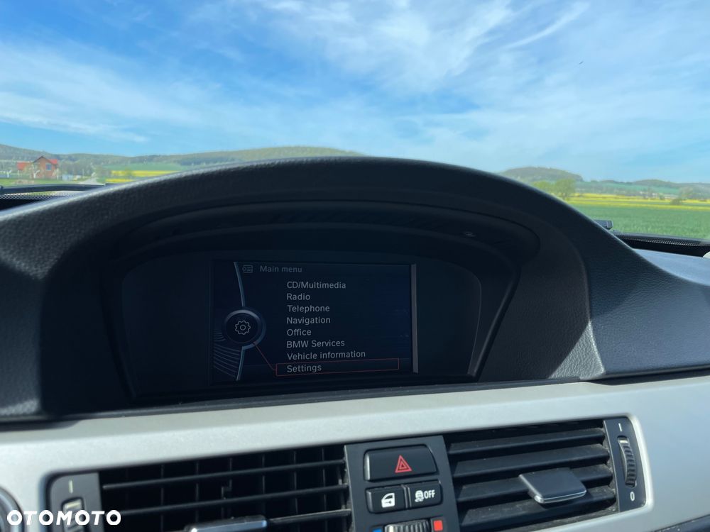 BMW Seria 3 320d xDrive DPF - 36
