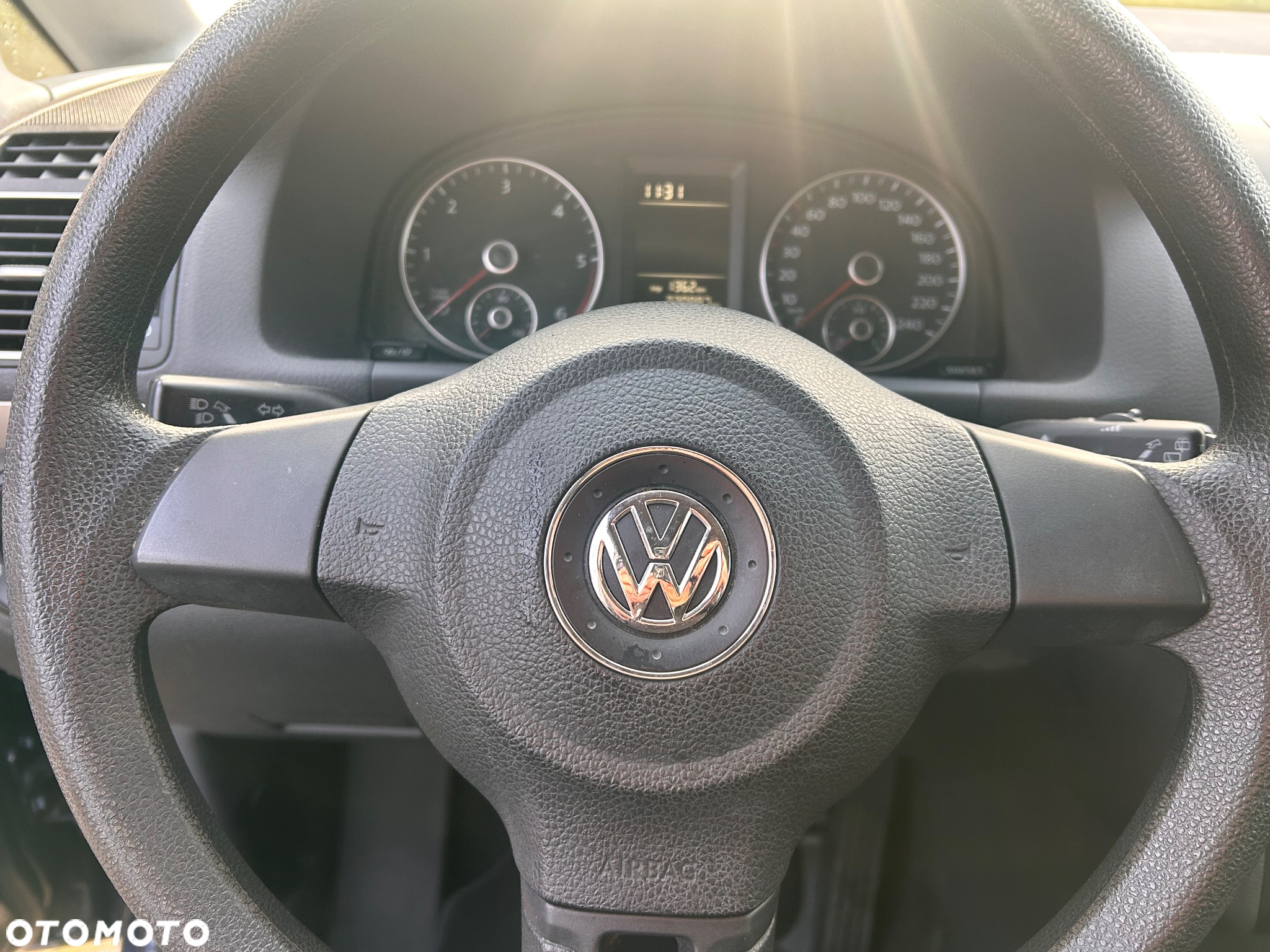 Volkswagen Touran 1.6 TDI DPF BlueMot Comfortline - 22