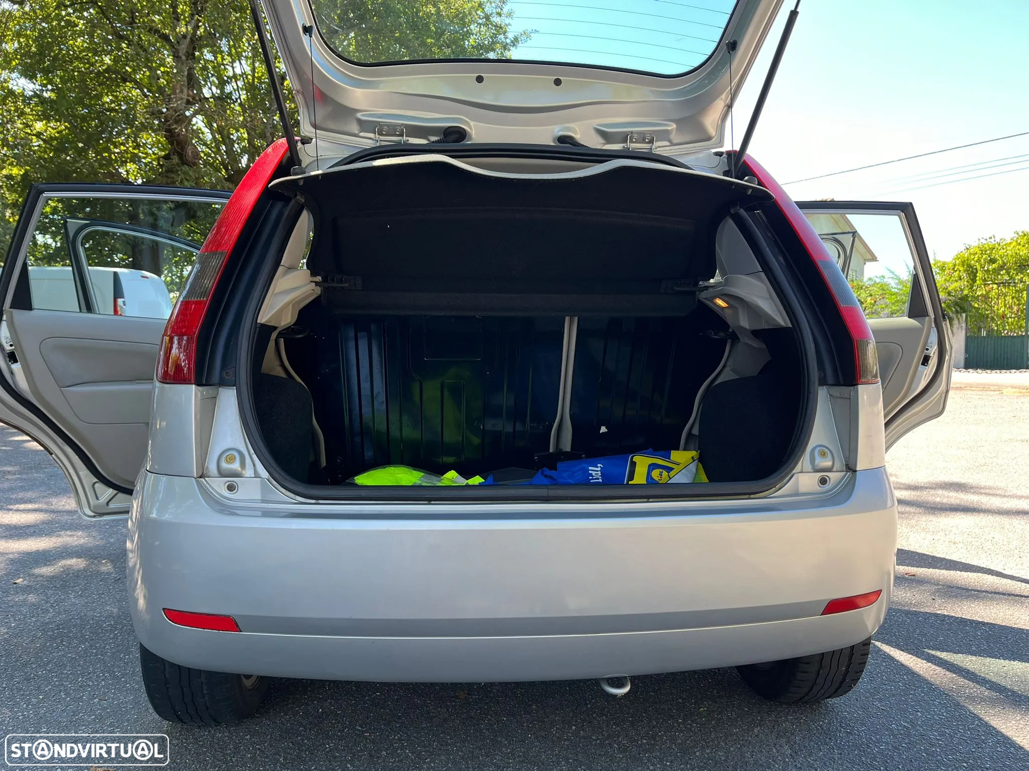 Ford Fiesta 1.4 Ghia - 9