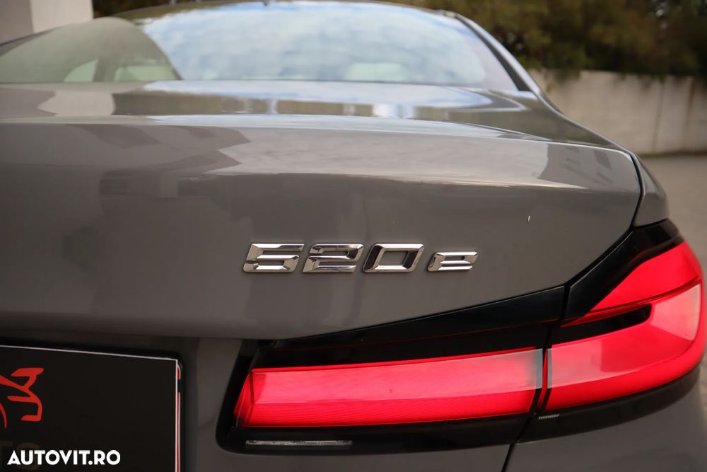 BMW Seria 5 520i AT MHEV - 9
