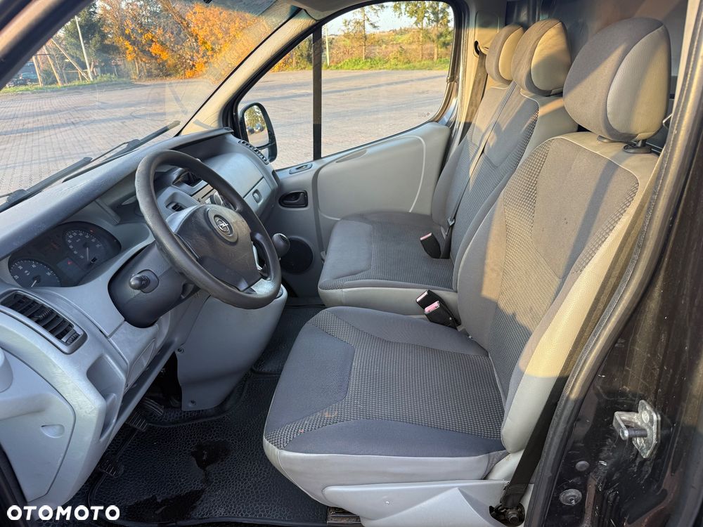 Opel Vivaro - 8