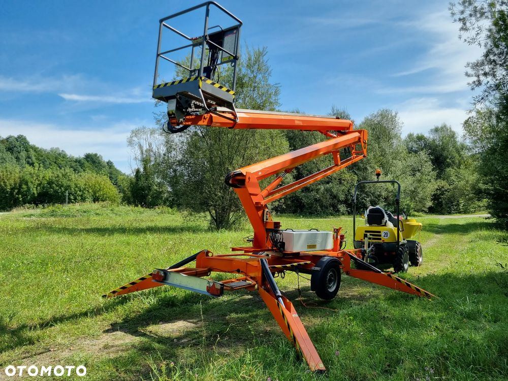 Nifty 170 HAC Zwyżka koszowa 17 metrów Podnośnik. jak Nowa z salonu 2015rok. PRĄD 230v. 4 sekcje sterowania na dole Nowy model! Z komuny Norweskiej. Używana była 1 raz do roku. Serwisowana w DEKRA do końca OKAZJA. Zwyżka Obrotowa. Poziomowanie kosza. Pełna Hydraulika. Ani deka luzów i wycieków. Zadbany sprzęt. Posiadam 2 identyczne sztuki. Druga z 2020 roku! - 6