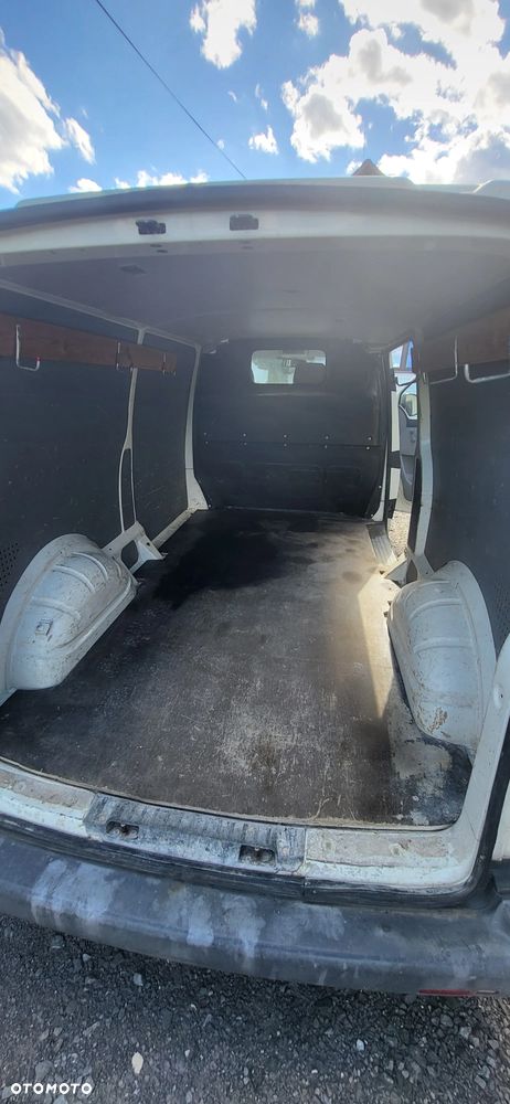 Volkswagen Transporter T5 LONG - 6