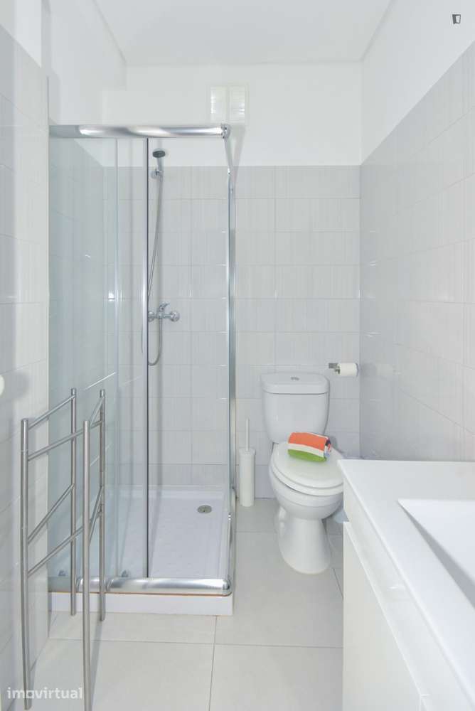 Quarto - localizado em Paranhos Porto - Grande imagem: 2/11