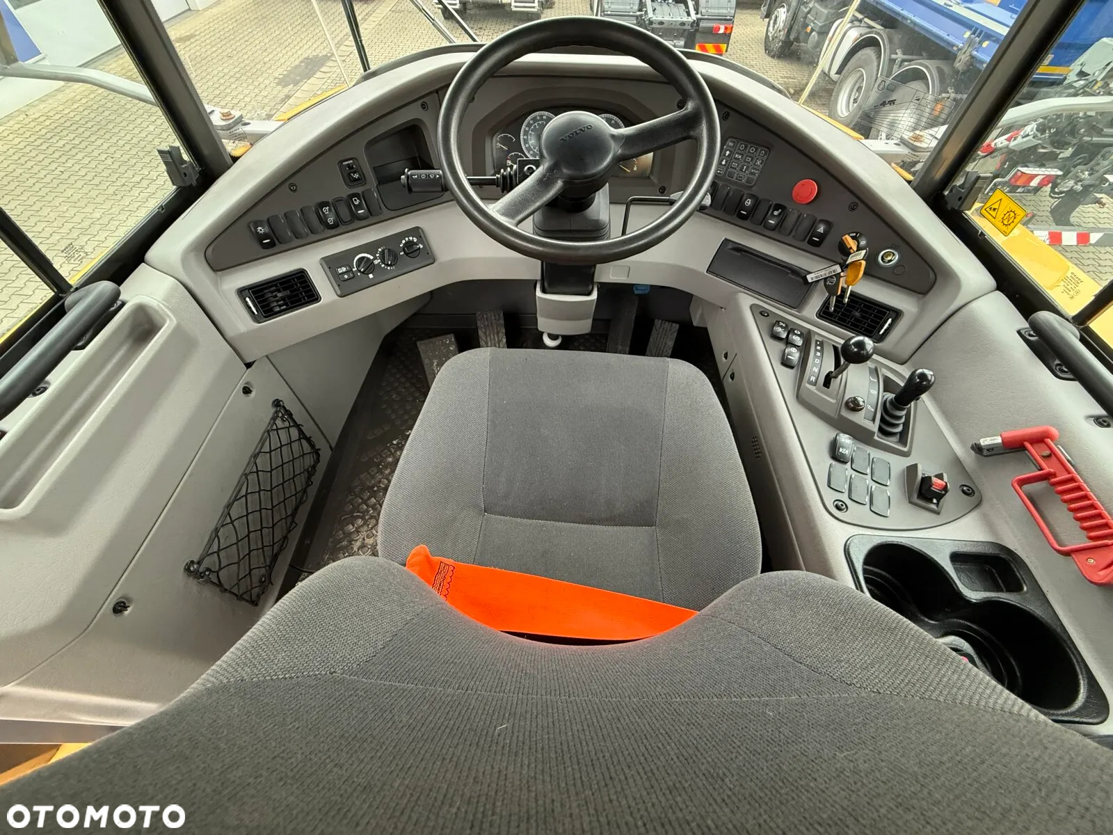 Volvo A25G 6x6 WOZIDŁO - 14