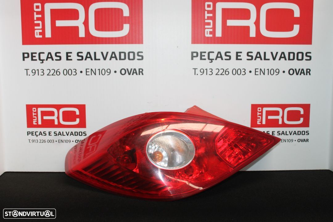 Farolim Trás Esquerdo Opel Corsa D de 2010 3 Portas - 1